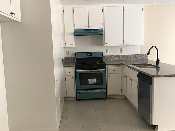 4th image of 704 E Garfield Ave APT 14
