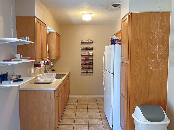 4th image of 182 Amber Valley St
