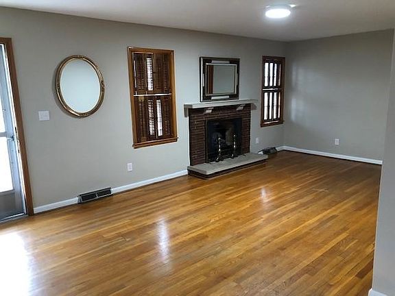 2nd image of 409 Clay Dr