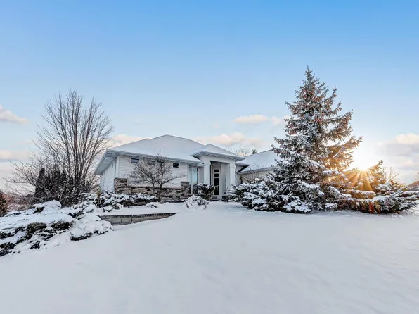 3531 Golden Harvest Dr, Neenah, WI 54956