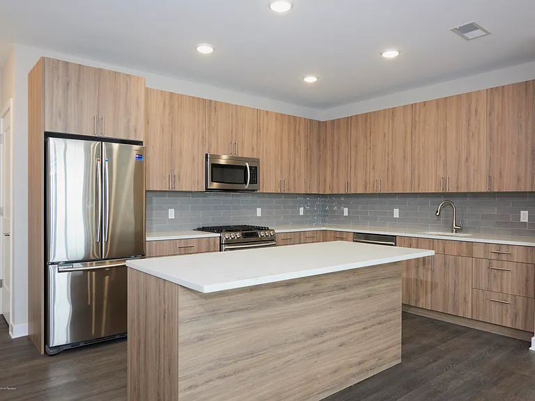 92 Drives James Parker Blvd #101 — Photo 5