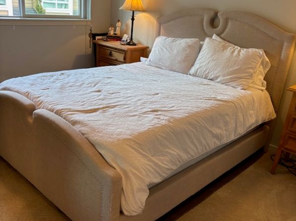 2 bedroom rental in Surrey — photo 2