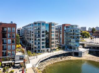 1628 Store St #819, Victoria, BC