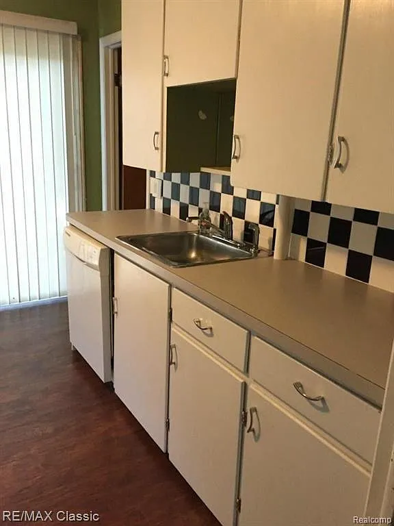 2 bed, 1.0 bath, 753 sqft, $1,450 — Photo 3