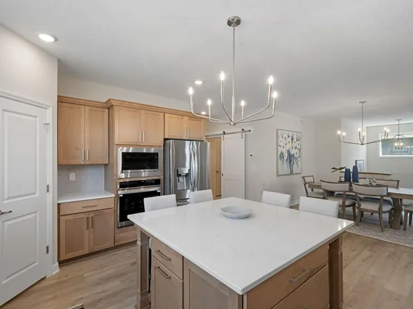 17755 Ellsworth Dr, Lakeville, MN 55044