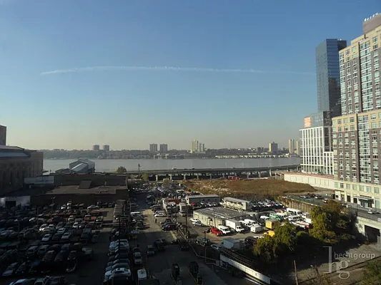 Rented by Hecht Group | media 13