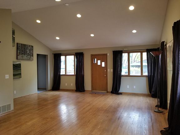 4th image of 2745 Ethel Ave