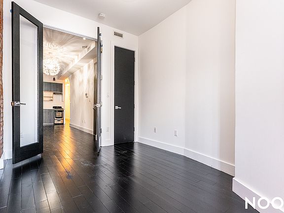 5th image of 1066 Putnam Ave #1F