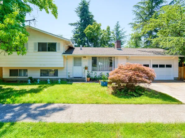 17606 NE Couch St, Portland, OR 97230