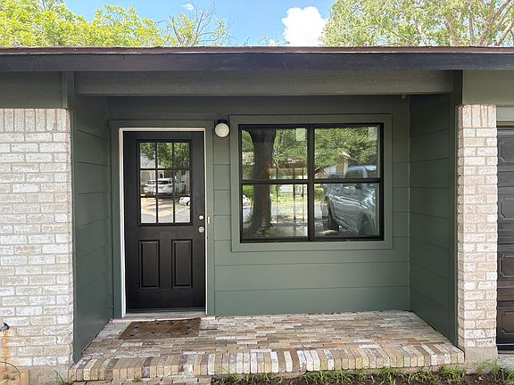 4th image of 107 E Longspur Blvd