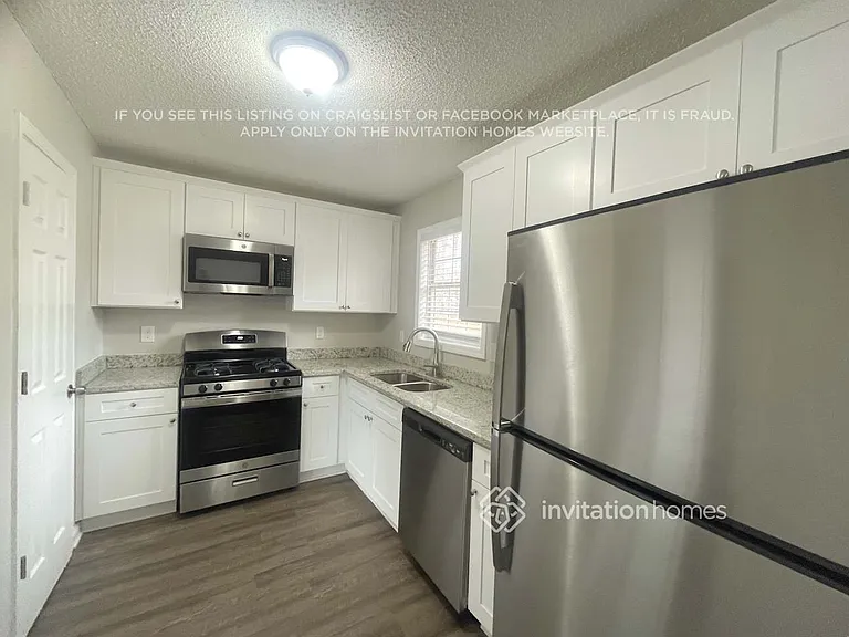 304 Ivy Brook Dr — Photo 4