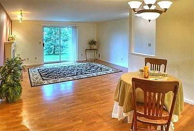 2nd image of 4316 W Lake Sammamish Pkwy Se 101 #101