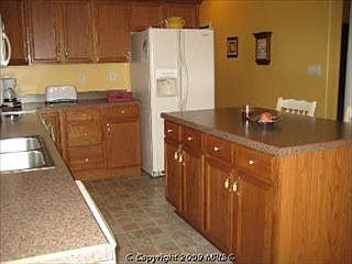 3rd image of 8 Lantern Ln