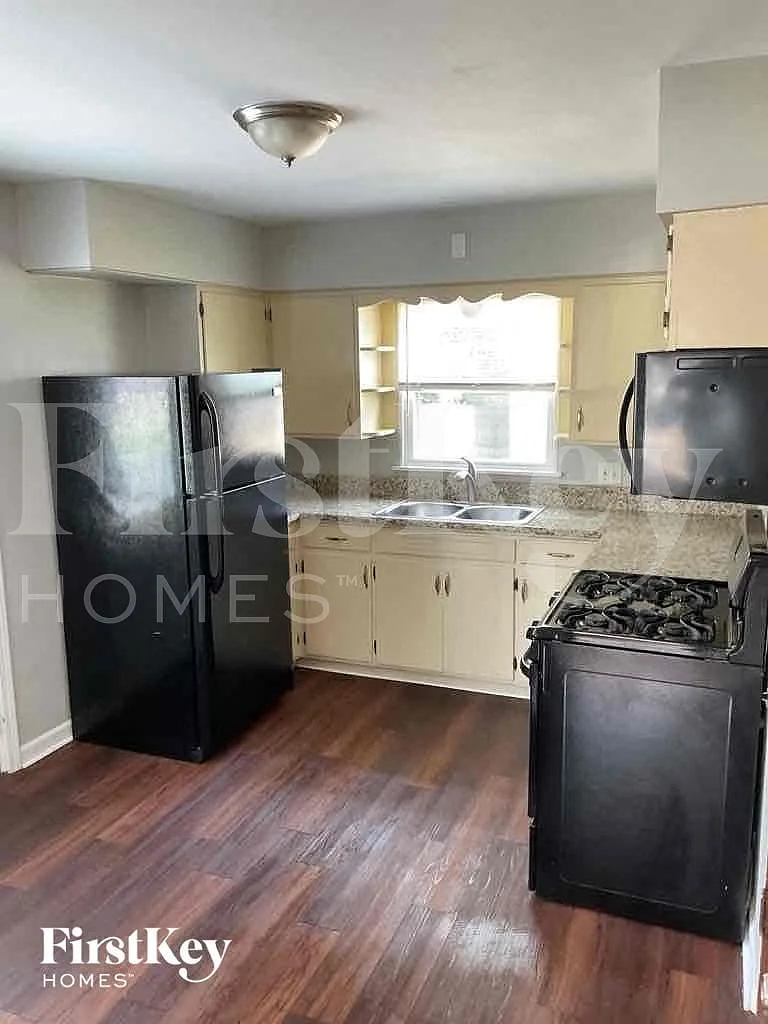 3 bed, 2.0 bath, 1257 sqft, $2,000 — Photo 4