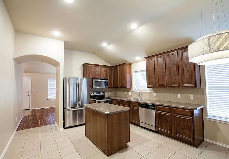 709 Alder Dr — Photo 9