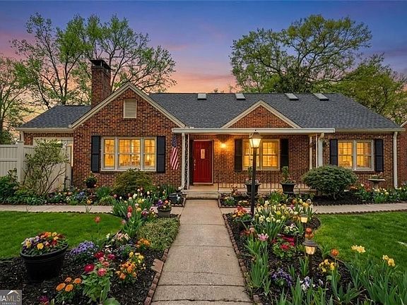 2nd image of 601 Ridgewood Ave