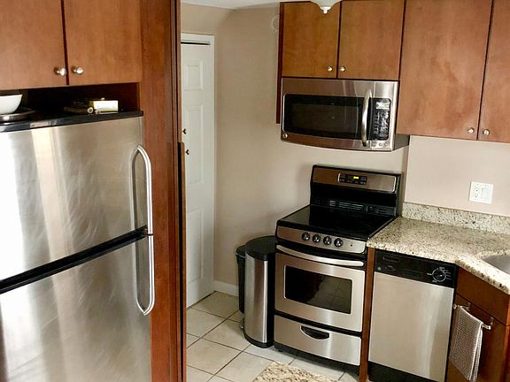 4th image of 753 N Eton St
