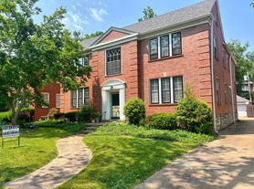 7321 Pershing Ave, Saint Louis, MO