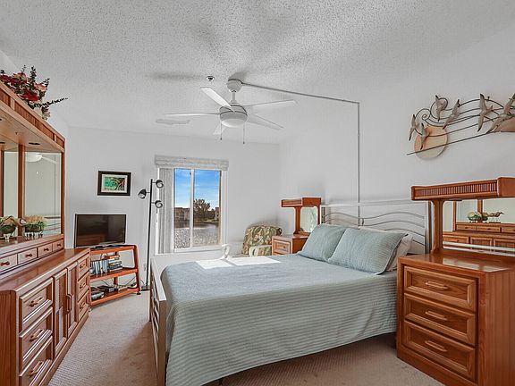 5th image of 4468 NE Ocean Blvd APT F3
