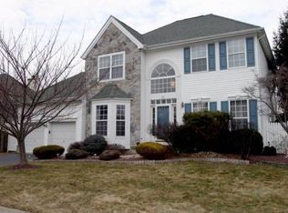 43 Breeze Dr, Dayton, NJ 08810