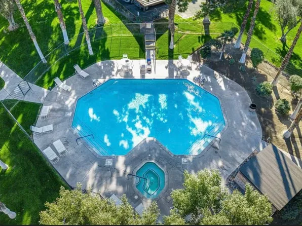 675 N Los Felices Cir W Unit J116, Palm Springs, CA 92262