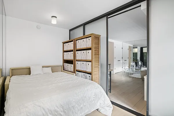 Sold by Digs Realty Group | media 8