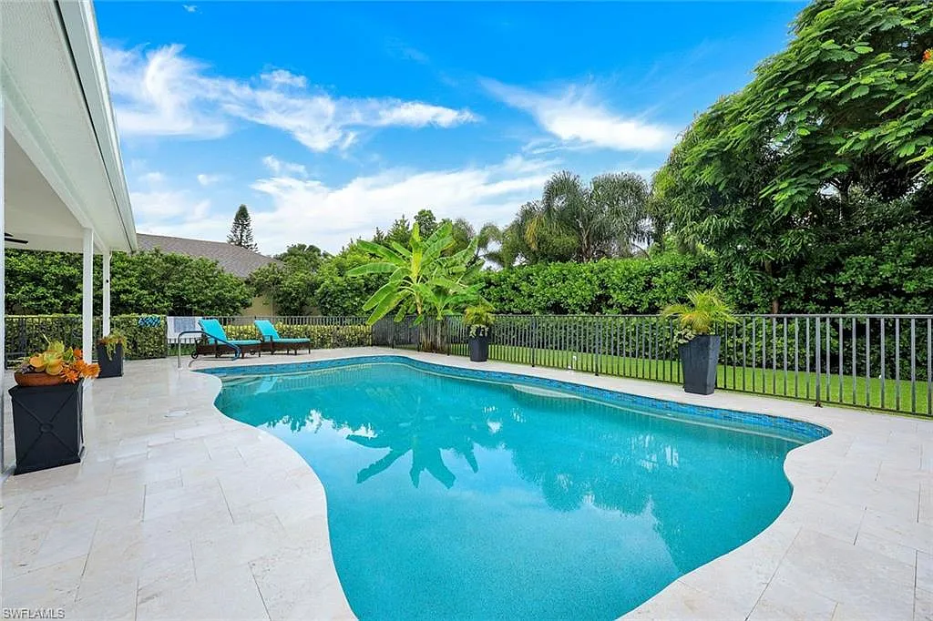 4 bed, 2.5 bath, 2367 sqft, $8,700 — Photo 1