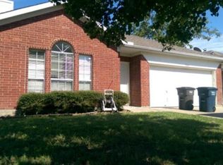 7204 Park Creek Cir E, Fort Worth, TX 76137
