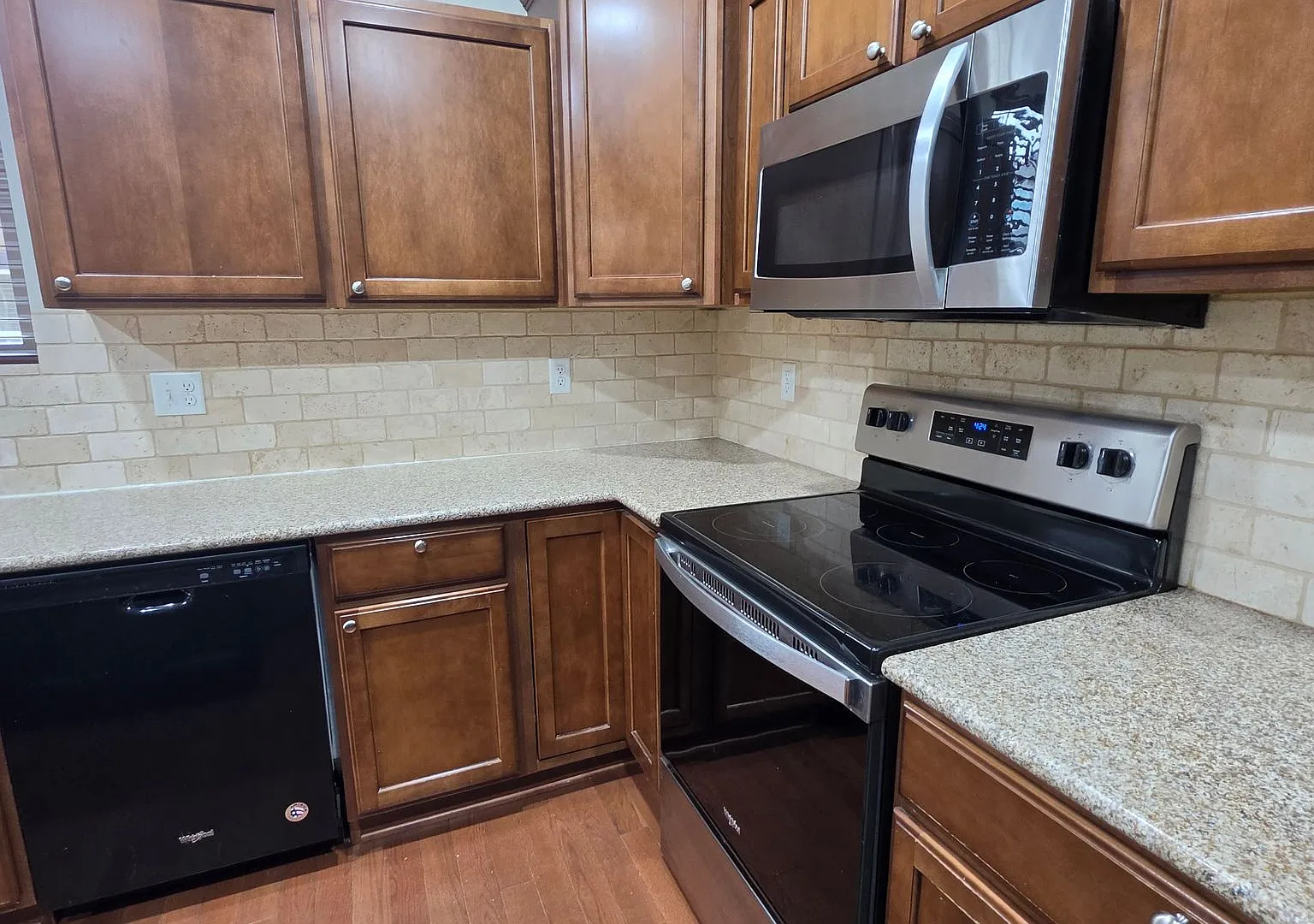 Spacious 5-Bedroom Home the Anthem neighborhood of Broomfield — Photo 3