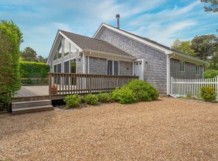 16 Schoolhouse Rd, Edgartown, MA 02539