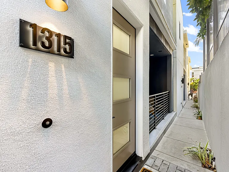 1320 W Cannon Dr #9 — Photo 38