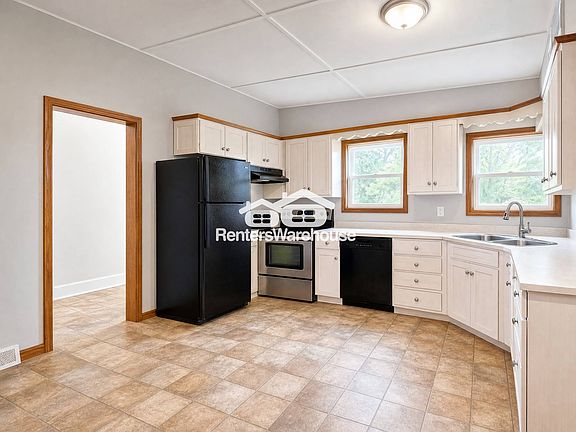3rd image of 745 21st St