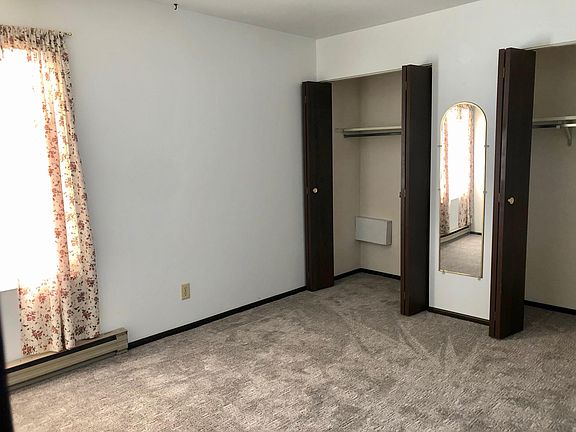 5th image of 217 S Oak St #6