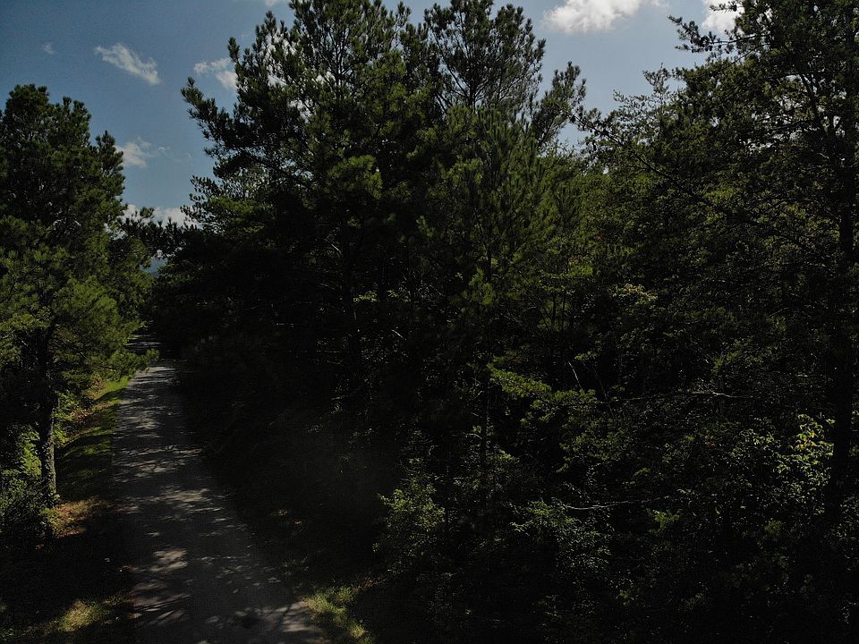 2nd image of Belaire Dr