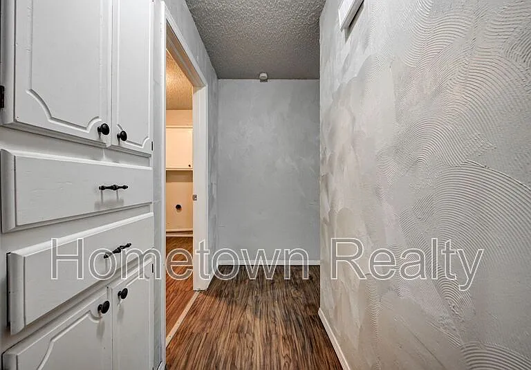 605 W Clarke St — Photo 38