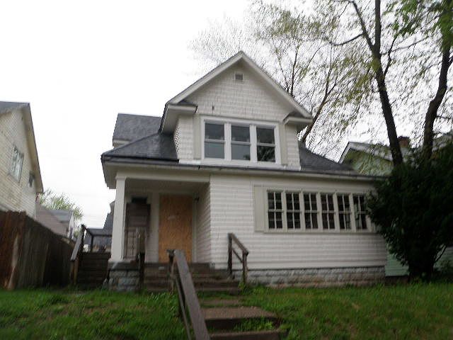 1st image of 19 Woodland Dr