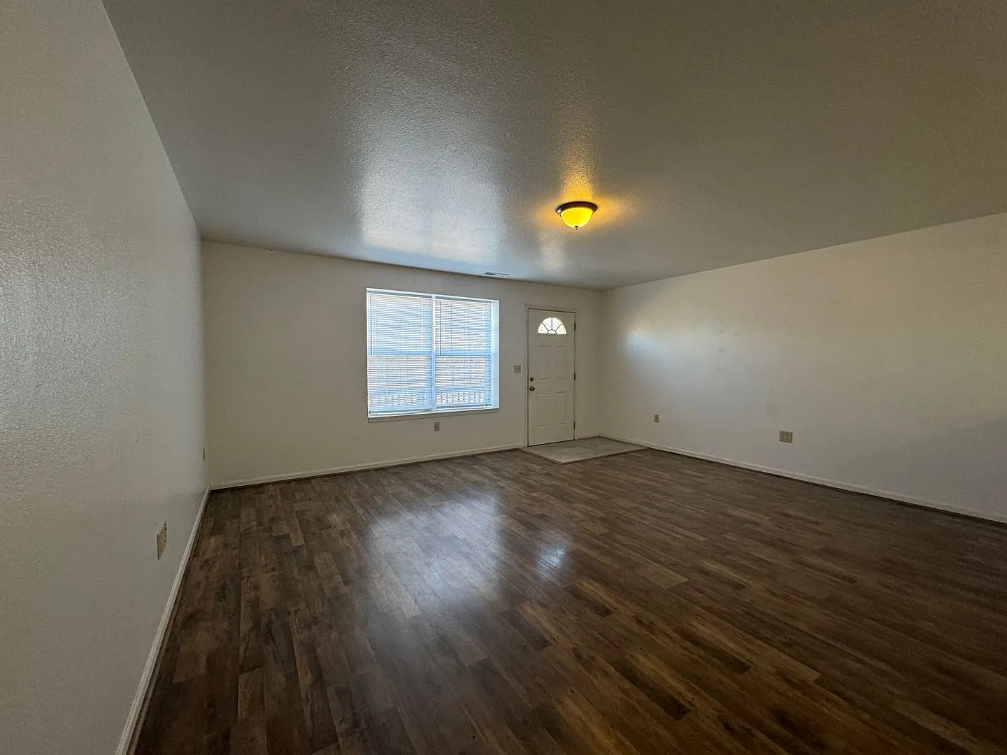 7593-MF4-E4 — Photo 2