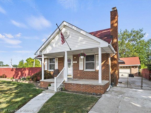 2nd image of 17960 Hanna St