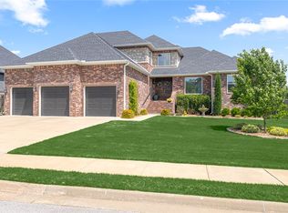 1420 Montieri Dr, Centerton, AR 72719