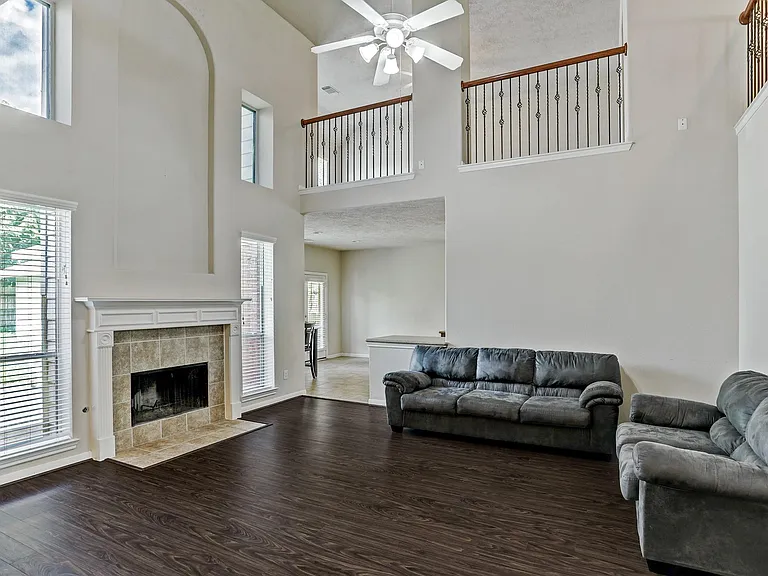 2181 Brittany Colony Dr — Photo 2