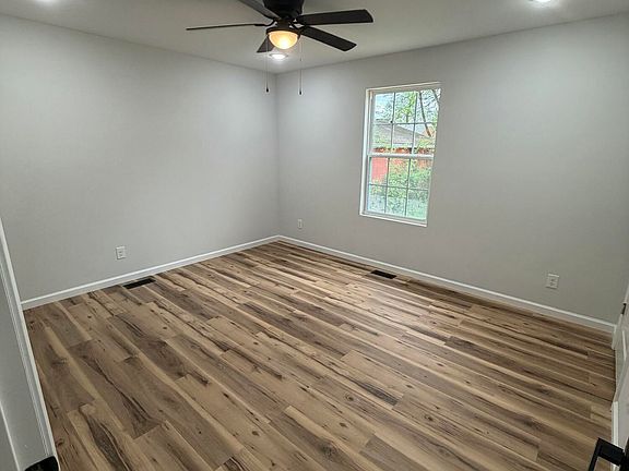 4th image of 1704 Bicknell Ave