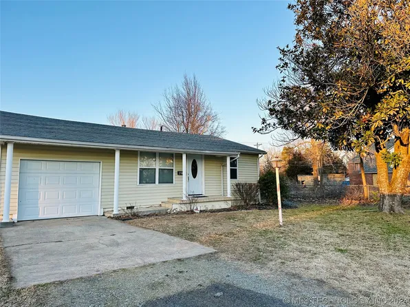 1908 E Augusta St, Muskogee, OK 74403