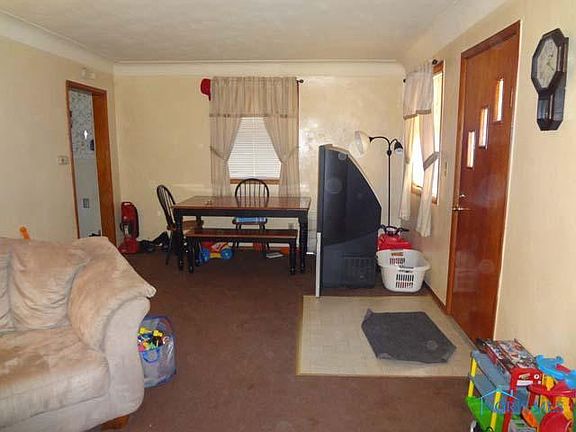 5th image of 245 Milford St
