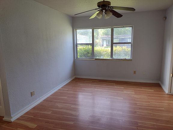4th image of 3327 Rosselle St