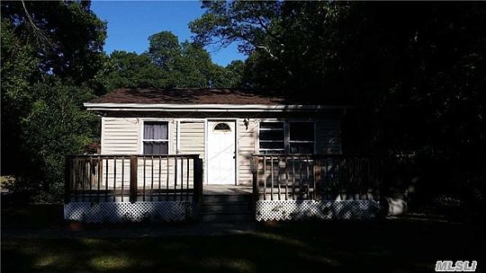 1st image of 215 Chichester Ave