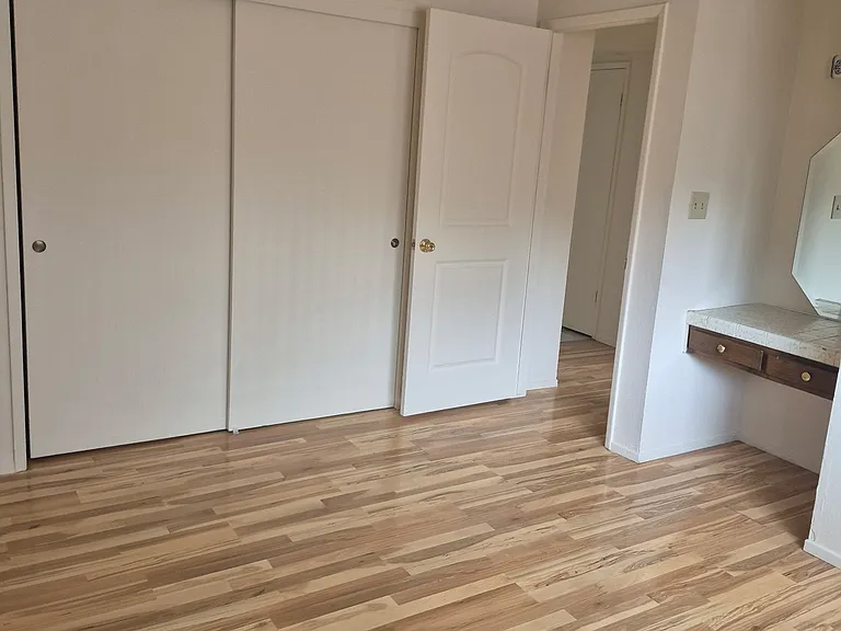 1704 Floyd Ave — Photo 9