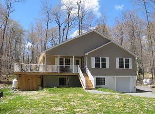1219 Chipmunk Ln, Pocono Lake, PA 18347