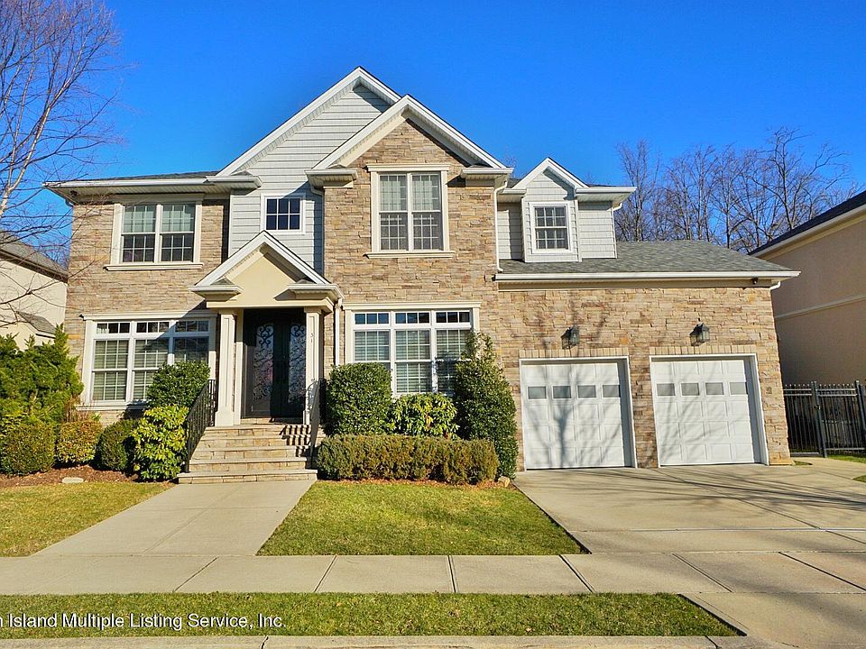 1st image of 31 Belwood Loop