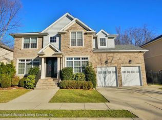 31 Belwood Loop, Staten Island, NY 10307