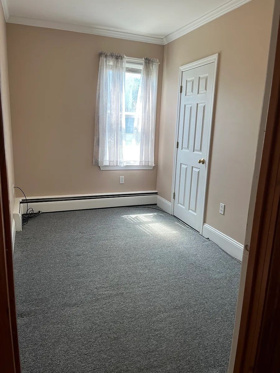 Building Photo - 10 Sayles St #1